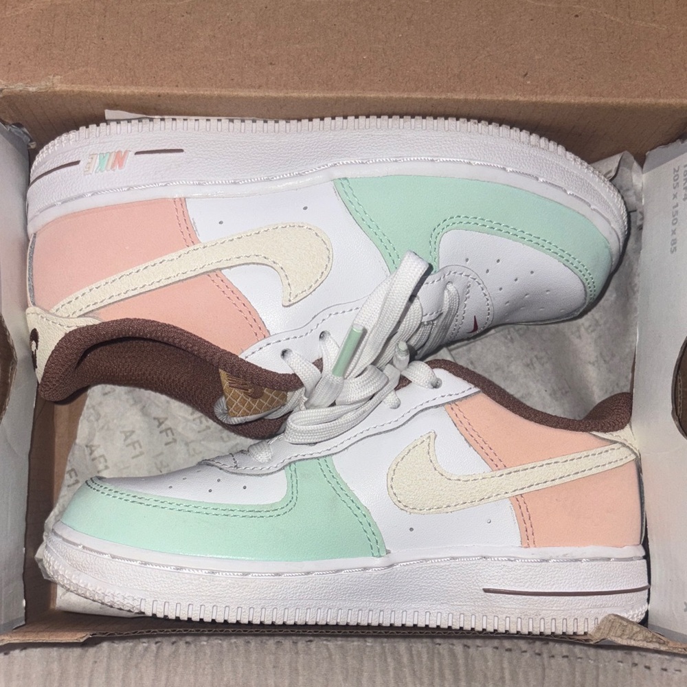 Nike Kids AF1 White Coconut Milk-Mint Foam size 10C